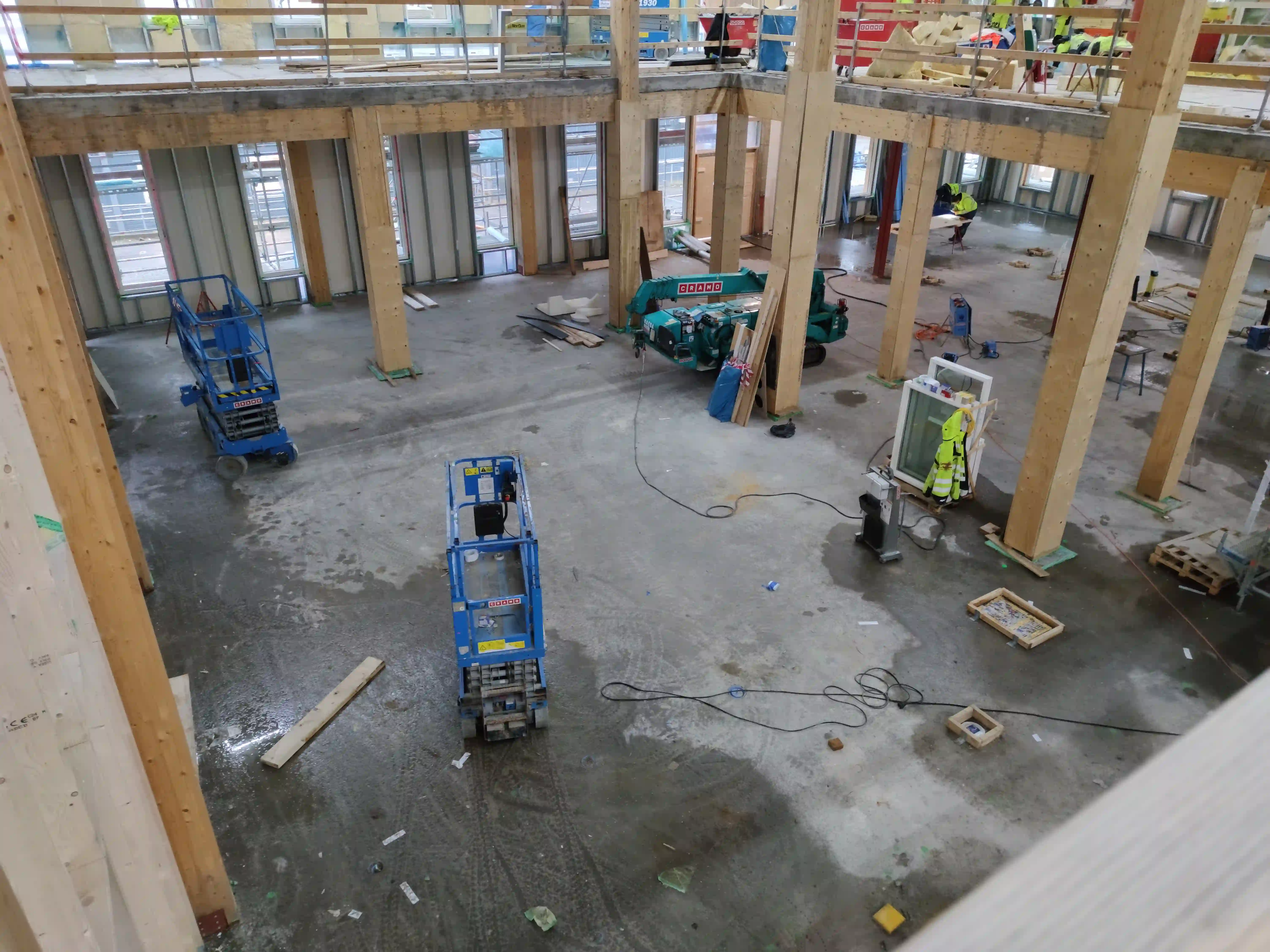 Minnebergsskolans aula under byggnation